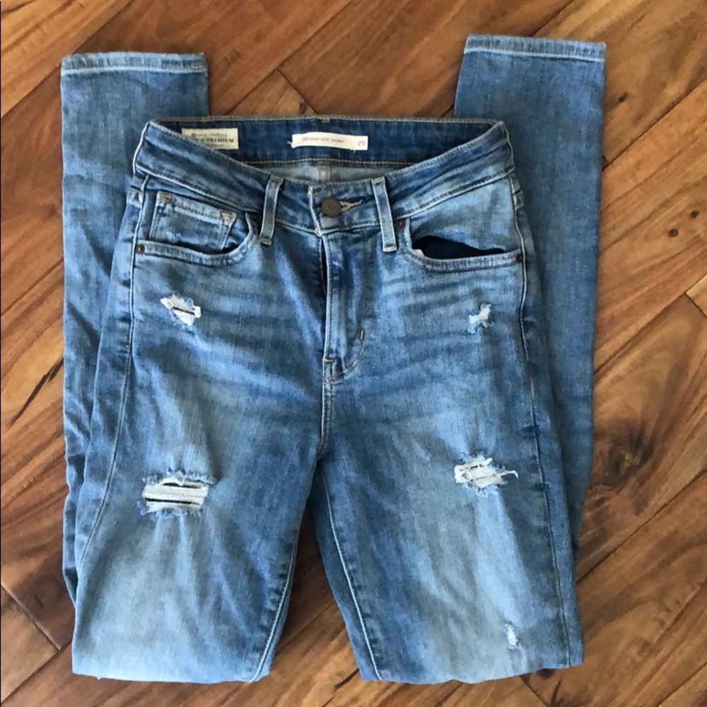 Levi’s!!  Size 25 high rise skinny